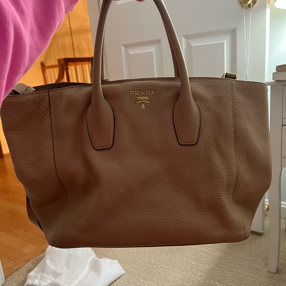 Prada leather tote in camel - Picture 2 of 4